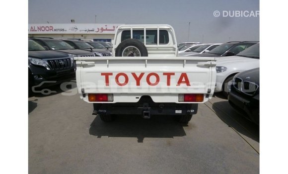Buy Import Toyota Land Cruiser White Car in Import - Dubai in Baa Buy Import Toyota Land Cruiser White Car in Import - Dubai in Baa