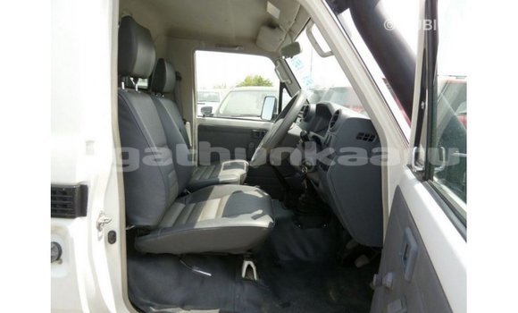 Buy Import Toyota Land Cruiser White Car in Import - Dubai in Baa Buy Import Toyota Land Cruiser White Car in Import - Dubai in Baa