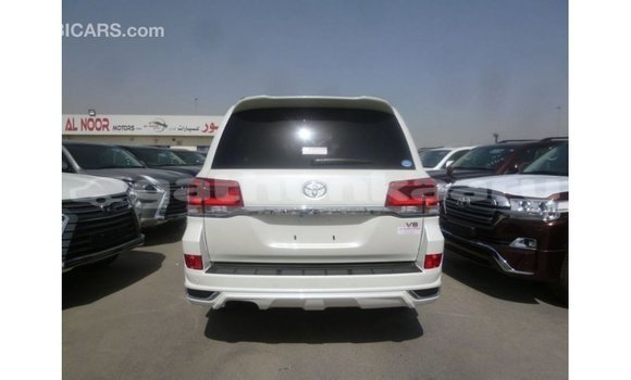Buy Import Toyota Land Cruiser White Car in Import - Dubai in Baa Buy Import Toyota Land Cruiser White Car in Import - Dubai in Baa