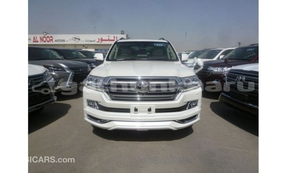 Buy Import Toyota Land Cruiser White Car in Import - Dubai in Baa Buy Import Toyota Land Cruiser White Car in Import - Dubai in Baa