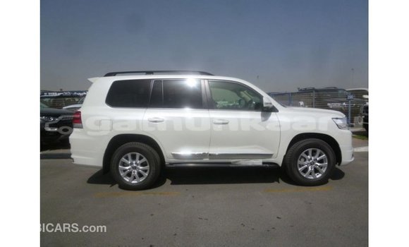 Buy Import Toyota Land Cruiser White Car in Import - Dubai in Baa Buy Import Toyota Land Cruiser White Car in Import - Dubai in Baa