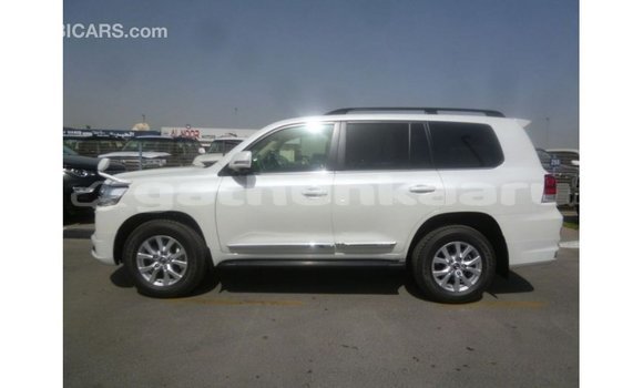 Buy Import Toyota Land Cruiser White Car in Import - Dubai in Baa Buy Import Toyota Land Cruiser White Car in Import - Dubai in Baa