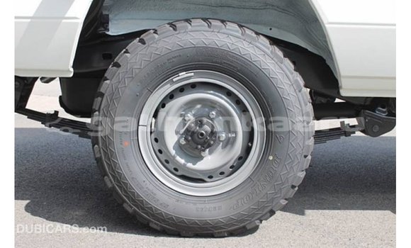Buy Import Toyota Land Cruiser White Car in Import - Dubai in Baa Buy Import Toyota Land Cruiser White Car in Import - Dubai in Baa