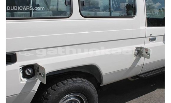 Buy Import Toyota Land Cruiser White Car in Import - Dubai in Baa Buy Import Toyota Land Cruiser White Car in Import - Dubai in Baa