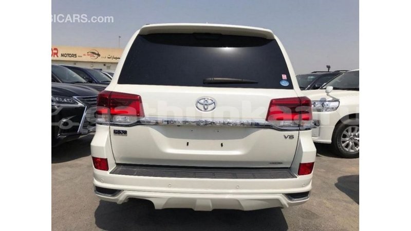 Big with watermark toyota land cruiser baa import dubai 2196