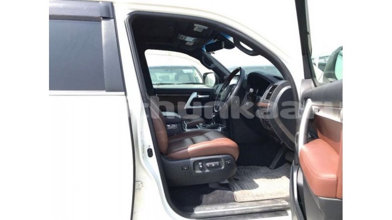 Big with watermark toyota land cruiser baa import dubai 2196