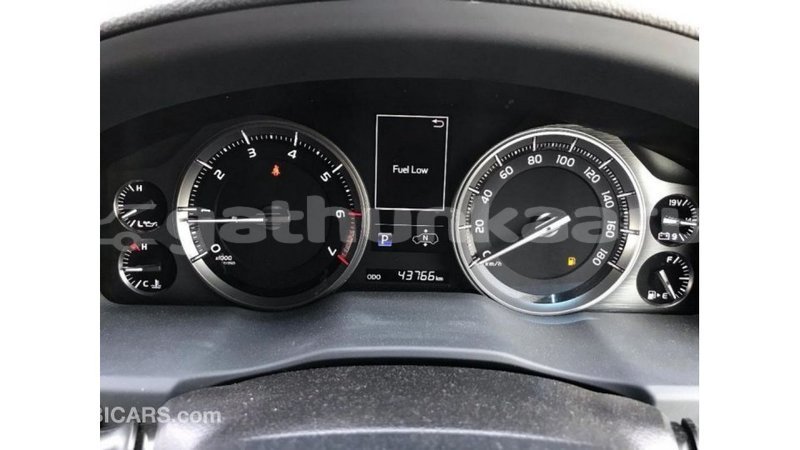 Big with watermark toyota land cruiser baa import dubai 2196
