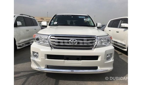 Buy Import Toyota Land Cruiser White Car in Import - Dubai in Baa Buy Import Toyota Land Cruiser White Car in Import - Dubai in Baa