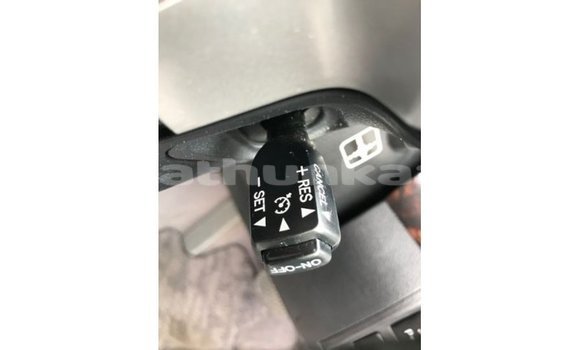 Buy Import Toyota Land Cruiser White Car in Import - Dubai in Baa Buy Import Toyota Land Cruiser White Car in Import - Dubai in Baa