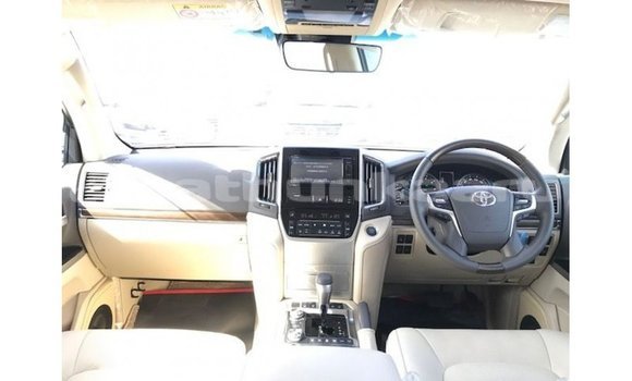 Buy Import Toyota Land Cruiser White Car in Import - Dubai in Baa Buy Import Toyota Land Cruiser White Car in Import - Dubai in Baa