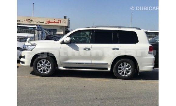 Buy Import Toyota Land Cruiser White Car in Import - Dubai in Baa Buy Import Toyota Land Cruiser White Car in Import - Dubai in Baa