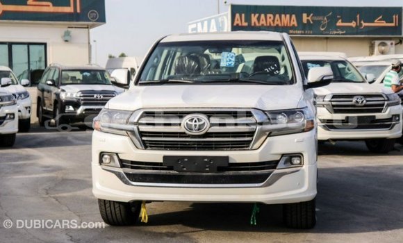 Buy Import Toyota Land Cruiser White Car in Import - Dubai in Baa Buy Import Toyota Land Cruiser White Car in Import - Dubai in Baa