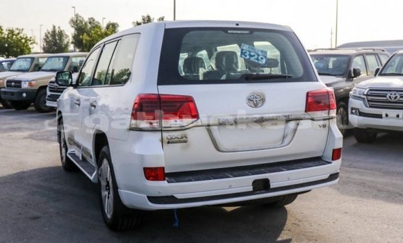 Buy Import Toyota Land Cruiser White Car in Import - Dubai in Baa Buy Import Toyota Land Cruiser White Car in Import - Dubai in Baa