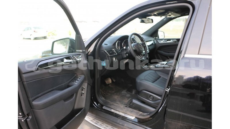 Big with watermark mercedes benz 190 baa import dubai 2219