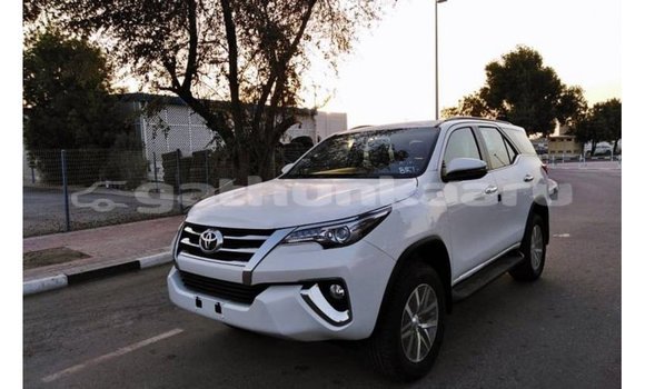 Buy Import Toyota Fortuner White Car in Import - Dubai in Baa Buy Import Toyota Fortuner White Car in Import - Dubai in Baa