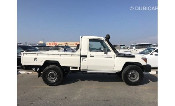 Buy Import Toyota Land Cruiser White Car in Import - Dubai in Baa Buy Import Toyota Land Cruiser White Car in Import - Dubai in Baa