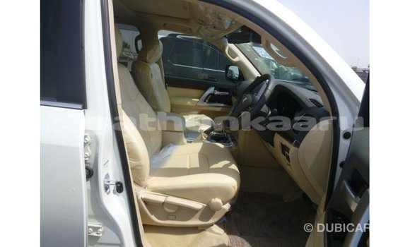 Buy Import Toyota Land Cruiser White Car in Import - Dubai in Baa Buy Import Toyota Land Cruiser White Car in Import - Dubai in Baa