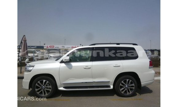 Buy Import Toyota Land Cruiser White Car in Import - Dubai in Baa Buy Import Toyota Land Cruiser White Car in Import - Dubai in Baa