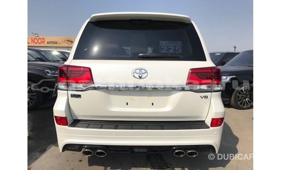 Buy Import Toyota Land Cruiser White Car in Import - Dubai in Baa Buy Import Toyota Land Cruiser White Car in Import - Dubai in Baa