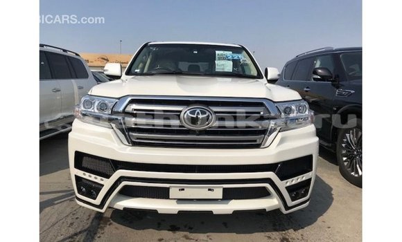 Buy Import Toyota Land Cruiser White Car in Import - Dubai in Baa Buy Import Toyota Land Cruiser White Car in Import - Dubai in Baa