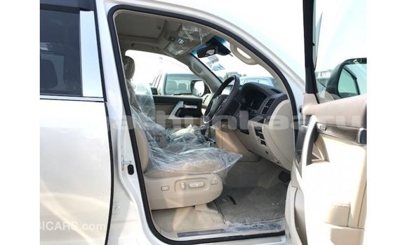 Buy Import Toyota Land Cruiser White Car in Import - Dubai in Baa Buy Import Toyota Land Cruiser White Car in Import - Dubai in Baa