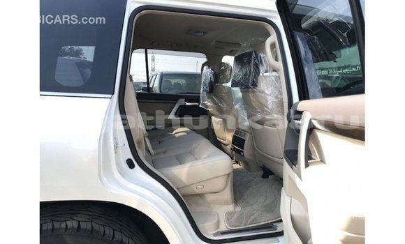 Buy Import Toyota Land Cruiser White Car in Import - Dubai in Baa Buy Import Toyota Land Cruiser White Car in Import - Dubai in Baa