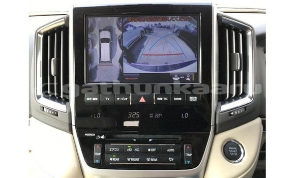 Buy Import Toyota Land Cruiser White Car in Import - Dubai in Baa Buy Import Toyota Land Cruiser White Car in Import - Dubai in Baa