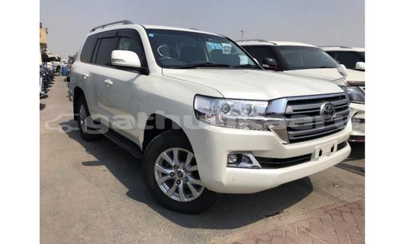 Buy Import Toyota Land Cruiser White Car in Import - Dubai in Baa Buy Import Toyota Land Cruiser White Car in Import - Dubai in Baa
