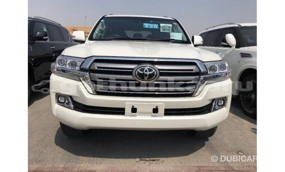 Buy Import Toyota Land Cruiser White Car in Import - Dubai in Baa Buy Import Toyota Land Cruiser White Car in Import - Dubai in Baa