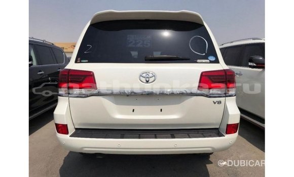 Buy Import Toyota Land Cruiser White Car in Import - Dubai in Baa Buy Import Toyota Land Cruiser White Car in Import - Dubai in Baa