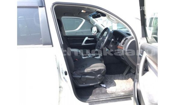 Buy Import Toyota Land Cruiser White Car in Import - Dubai in Baa Buy Import Toyota Land Cruiser White Car in Import - Dubai in Baa