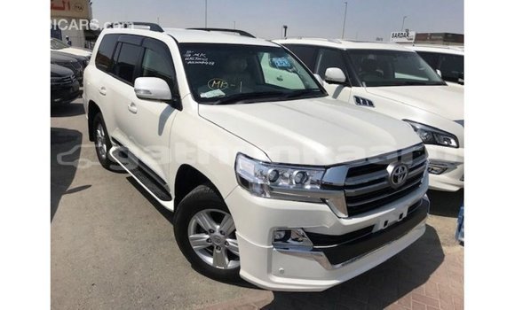 Buy Import Toyota Land Cruiser White Car in Import - Dubai in Baa Buy Import Toyota Land Cruiser White Car in Import - Dubai in Baa