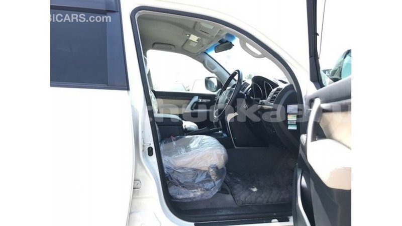 Big with watermark toyota land cruiser baa import dubai 2243