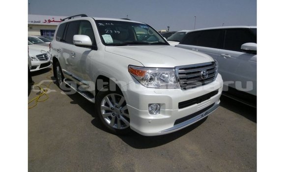 Buy Import Toyota Land Cruiser White Car in Import - Dubai in Baa Buy Import Toyota Land Cruiser White Car in Import - Dubai in Baa