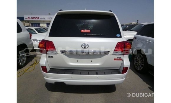 Buy Import Toyota Land Cruiser White Car in Import - Dubai in Baa Buy Import Toyota Land Cruiser White Car in Import - Dubai in Baa