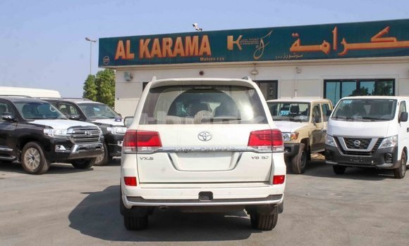 Buy Import Toyota Land Cruiser White Car in Import - Dubai in Baa Buy Import Toyota Land Cruiser White Car in Import - Dubai in Baa