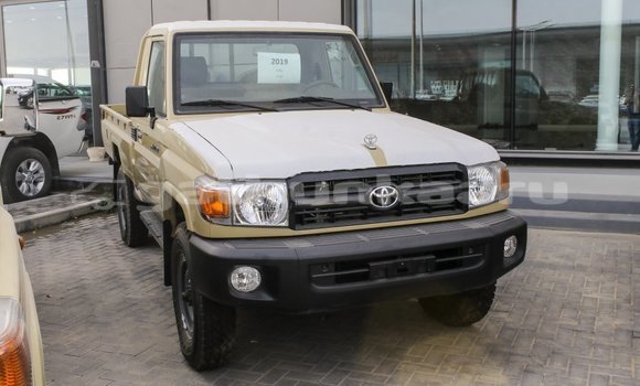 Buy Import Toyota Land Cruiser Beige Car in Import - Dubai in Baa Buy Import Toyota Land Cruiser Beige Car in Import - Dubai in Baa