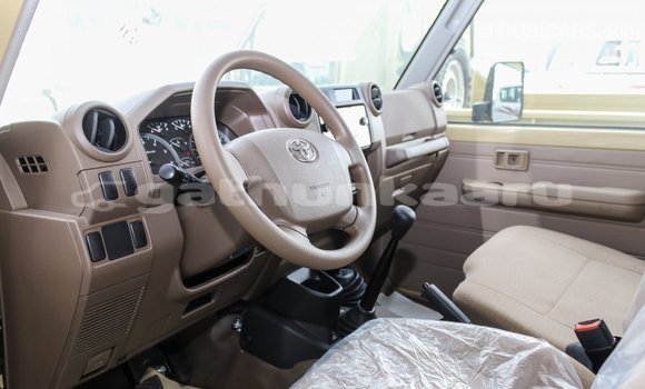 Buy Import Toyota Land Cruiser Beige Car in Import - Dubai in Baa Buy Import Toyota Land Cruiser Beige Car in Import - Dubai in Baa
