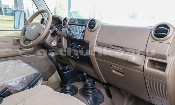Buy Import Toyota Land Cruiser Beige Car in Import - Dubai in Baa Buy Import Toyota Land Cruiser Beige Car in Import - Dubai in Baa