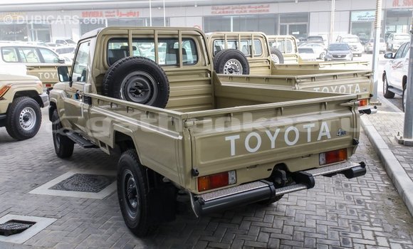 Buy Import Toyota Land Cruiser Beige Car in Import - Dubai in Baa Buy Import Toyota Land Cruiser Beige Car in Import - Dubai in Baa