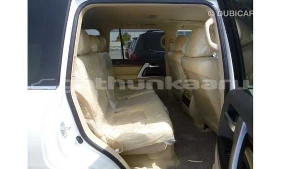 Buy Import Toyota Land Cruiser White Car in Import - Dubai in Baa Buy Import Toyota Land Cruiser White Car in Import - Dubai in Baa