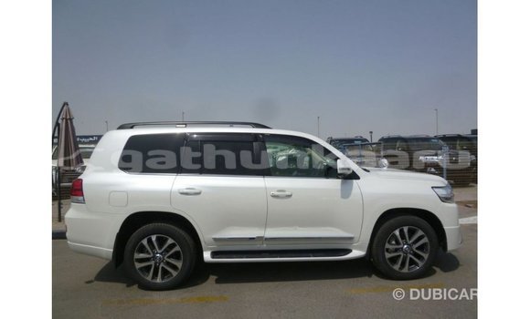 Buy Import Toyota Land Cruiser White Car in Import - Dubai in Baa Buy Import Toyota Land Cruiser White Car in Import - Dubai in Baa