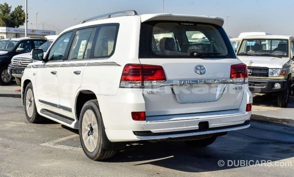 Buy Import Toyota Land Cruiser White Car in Import - Dubai in Baa Buy Import Toyota Land Cruiser White Car in Import - Dubai in Baa