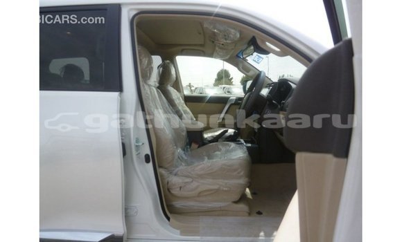 Buy Import Toyota Prado White Car in Import - Dubai in Baa Buy Import Toyota Prado White Car in Import - Dubai in Baa