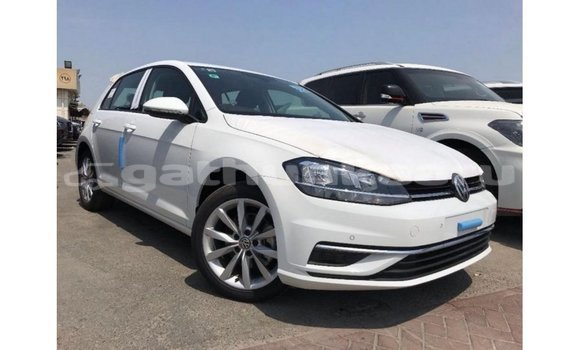 Buy Import Volkswagen Golf White Car in Import - Dubai in Baa