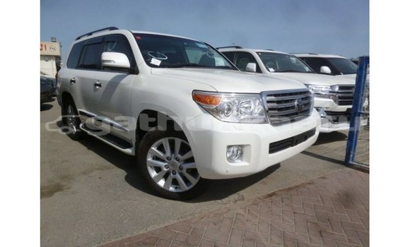 Buy Import Toyota Land Cruiser White Car in Import - Dubai in Baa Buy Import Toyota Land Cruiser White Car in Import - Dubai in Baa