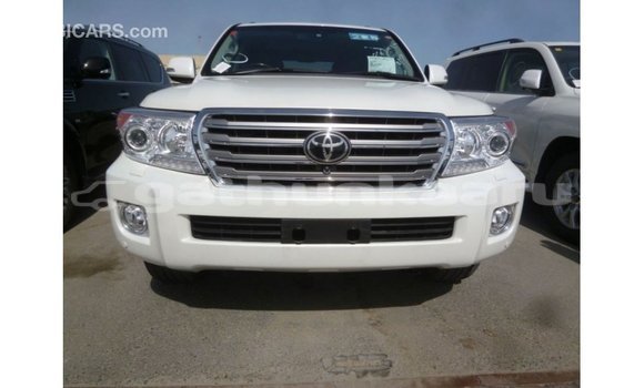 Buy Import Toyota Land Cruiser White Car in Import - Dubai in Baa Buy Import Toyota Land Cruiser White Car in Import - Dubai in Baa