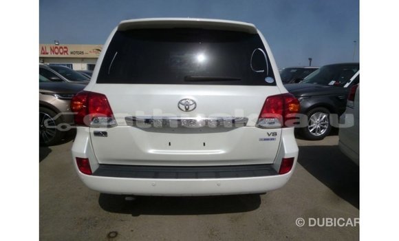 Buy Import Toyota Land Cruiser White Car in Import - Dubai in Baa Buy Import Toyota Land Cruiser White Car in Import - Dubai in Baa
