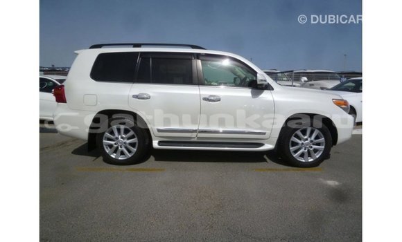 Buy Import Toyota Land Cruiser White Car in Import - Dubai in Baa Buy Import Toyota Land Cruiser White Car in Import - Dubai in Baa