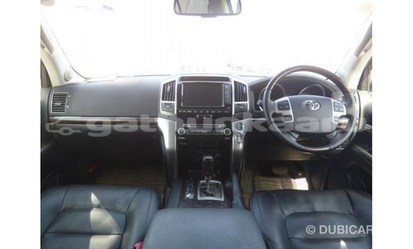 Buy Import Toyota Land Cruiser White Car in Import - Dubai in Baa Buy Import Toyota Land Cruiser White Car in Import - Dubai in Baa